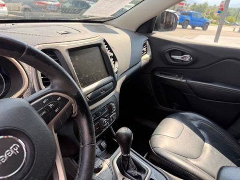 Used 2016 Jeep Cherokee Limited AWD/4WD image 27