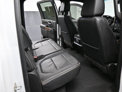 Used 2021 Chevrolet Silverado 2500 High Country image 18