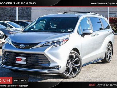 New 2025 Toyota Sienna Platinum