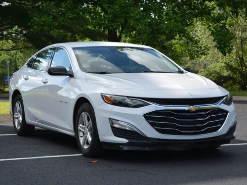 Used 2023 Chevrolet Malibu LS FWD image 3