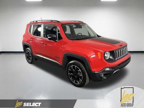 Used 2023 Jeep Renegade Latitude AWD/4WD image 6