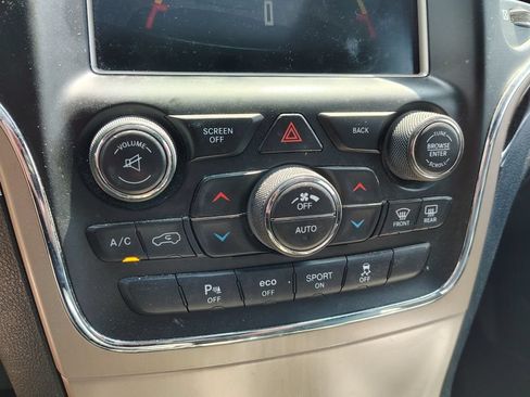 Used 2017 Jeep Grand Cherokee Overland AWD/4WD image 19