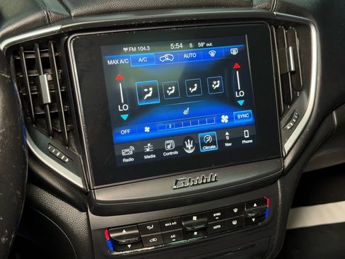 Used 2017 Maserati Ghibli S image 40