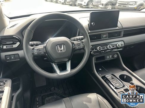Used 2025 Honda Pilot Touring image 23