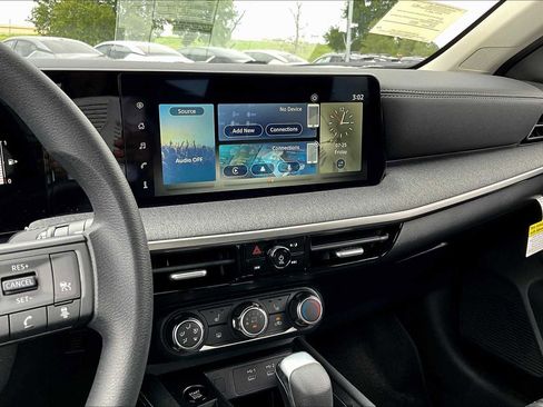 New 2025 Nissan Kicks SV w/ SV Premium Package image 6