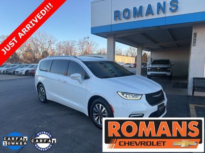 Used 2021 Chrysler Pacifica Touring-L