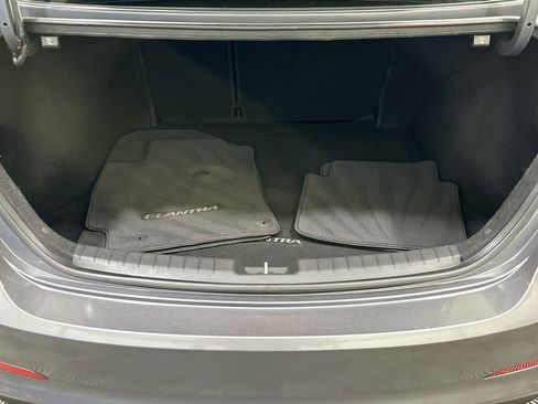 Used 2018 Hyundai Elantra SE image 31