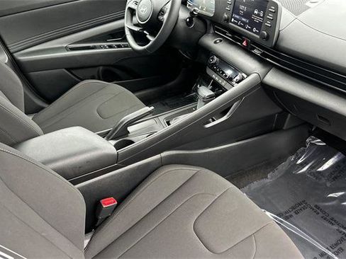 Certified 2025 Hyundai Elantra Sport image 16