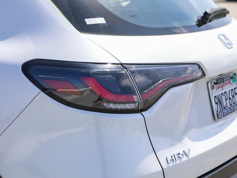 Used 2024 Honda HR-V LX image 9