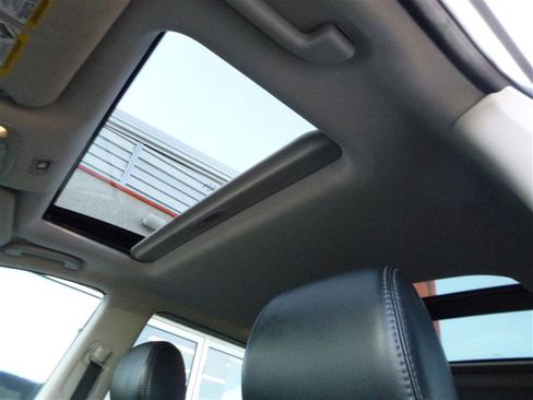 Used 2017 Nissan Pathfinder Platinum w/ Cargo Package image 21