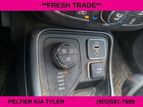 Used 2018 Jeep Compass Trailhawk w/ Navigation Group image 21