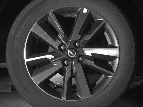 Used 2025 Nissan Versa SV image 15