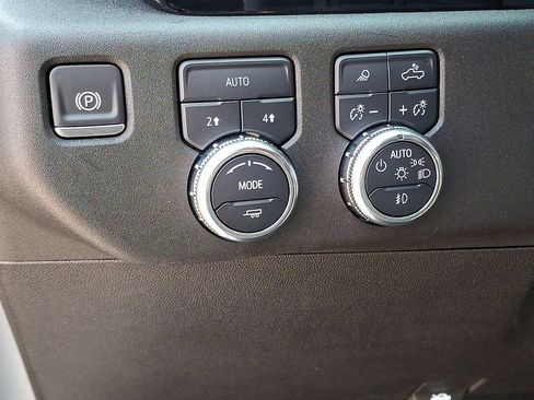 Used 2024 GMC Sierra 1500 SLT AWD/4WD image 25