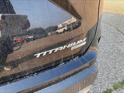 Certified 2019 Ford Edge Titanium w/ Equipment Group 301A AWD/4WD image 6