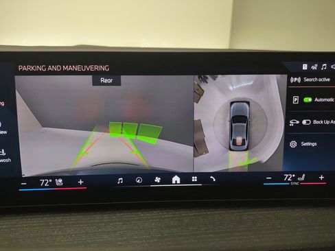 New 2026 BMW 330i Sedan w/ M Sport Package image 26