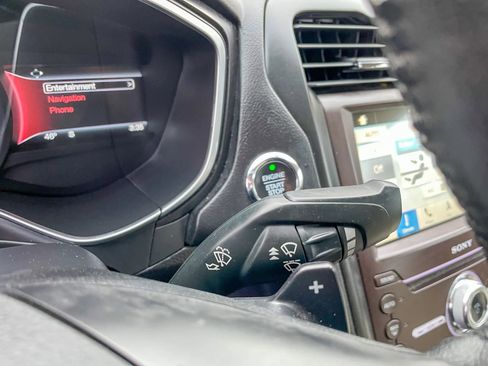 Used 2018 Ford Fusion Titanium image 16