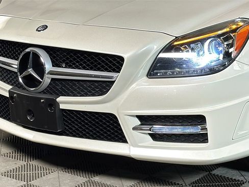 Used 2015 Mercedes-Benz SLK 350 image 3