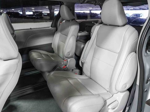 Certified 2020 Toyota Sienna XLE w/ XLE Navigation Package FWD image 19