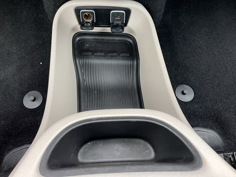 Used 2020 Chrysler Pacifica Touring-L Plus FWD image 22