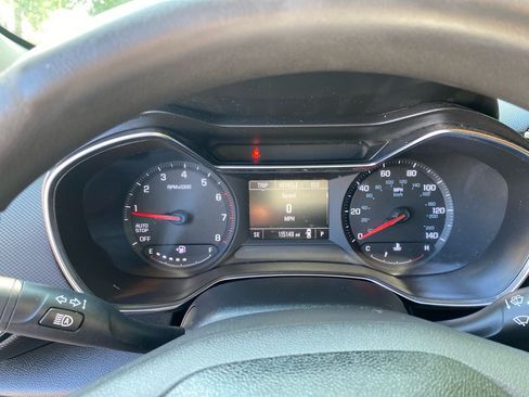 Used 2022 Chevrolet TrailBlazer LT w/ Convenience Package FWD image 12