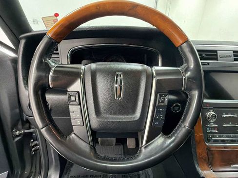 Used 2016 Lincoln Navigator Select AWD/4WD image 16