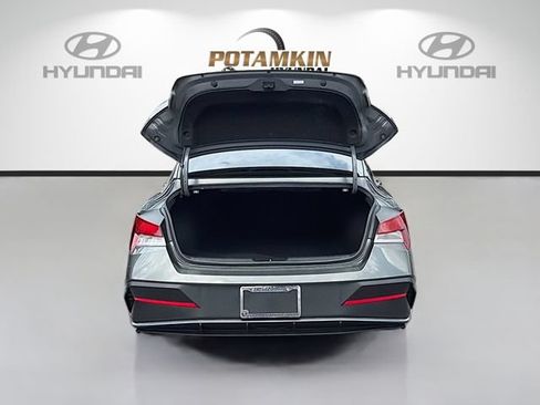 Used 2024 Hyundai Elantra SEL FWD image 23