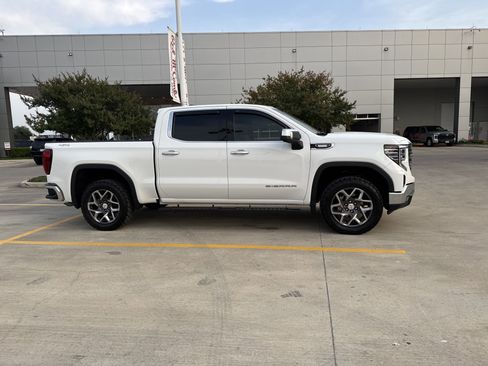 Used 2022 GMC Sierra 1500 SLT image 5