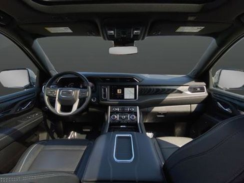 Used 2023 GMC Yukon Denali AWD/4WD image 12