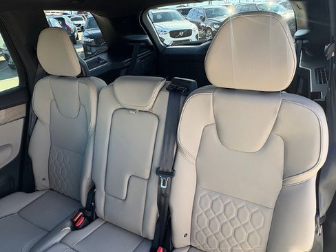 New 2025 Volvo XC90 T8 Plus w/ Protection Package Premier image 23