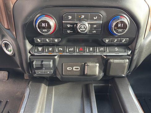 Used 2020 Chevrolet Silverado 2500 High Country w/ Technology Package image 14