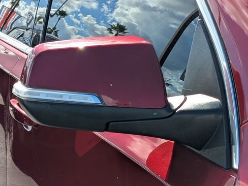 Used 2023 Chevrolet Traverse LT image 12