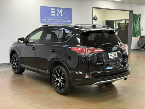 Used 2017 Toyota RAV4 SE w/ Advanced Technology Package AWD/4WD image 8