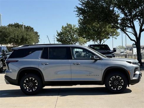 New 2026 Chevrolet Traverse Z71 w/ Driver Confidence Package image 3