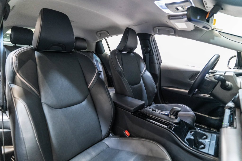 Certified 2025 Toyota Prius XLE FWD image 15