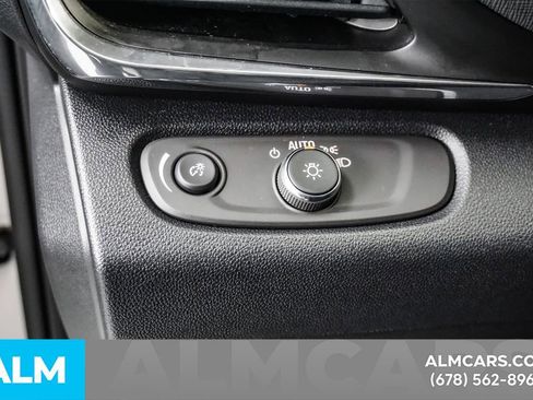 Used 2025 Buick Envista Preferred image 31