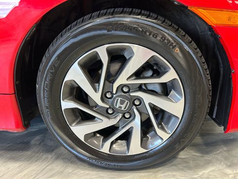 Used 2018 Honda Civic EX image 16
