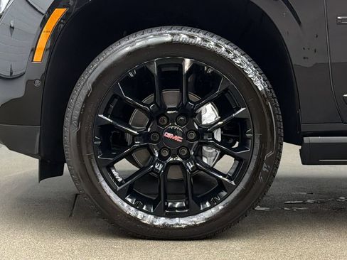 Used 2026 GMC Yukon XL Denali w/ Sun & Power Step Package AWD/4WD image 10