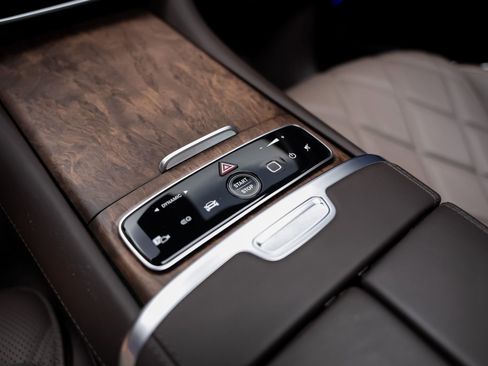 Used 2024 Mercedes-Benz Maybach EQS 680 4MATIC image 53