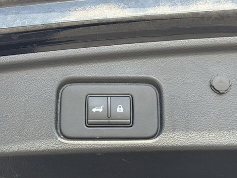Used 2025 Nissan Pathfinder SV AWD/4WD image 24