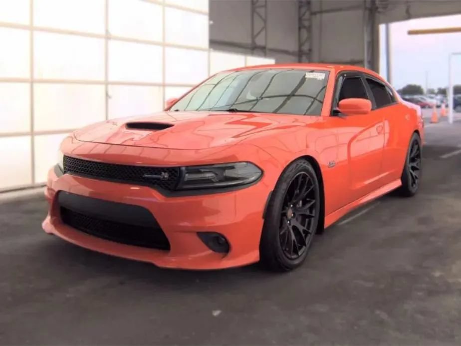 Used 2017 Dodge Charger R/T Scat Pack w/ Dynamics Package RWD image 1