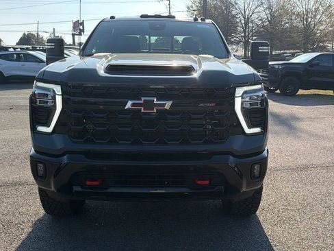 New 2026 Chevrolet Silverado 2500 ZR2 image 2