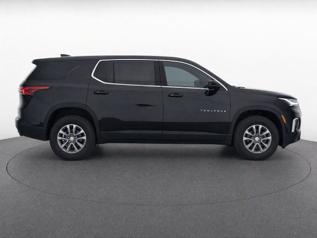 Used 2023 Chevrolet Traverse LS w/ Safety Package FWD image 2