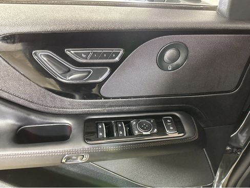 Used 2023 Lincoln Aviator Reserve w/ Equipment Group 201A image 34