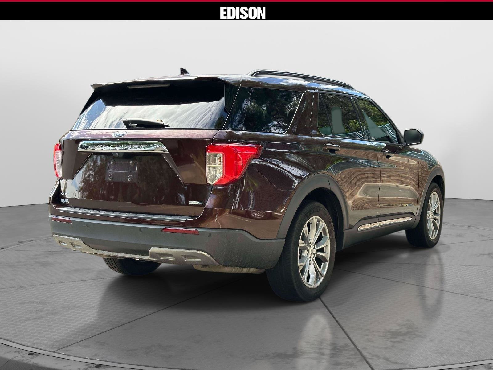 Used 2020 Ford Explorer XLT w/ Equipment Group 202A AWD/4WD image 4