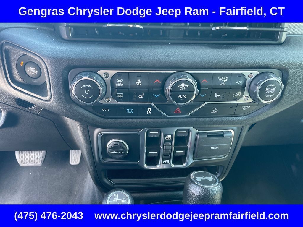 Certified 2024 Jeep Wrangler Unlimited w/ Convenience Group AWD/4WD image 51