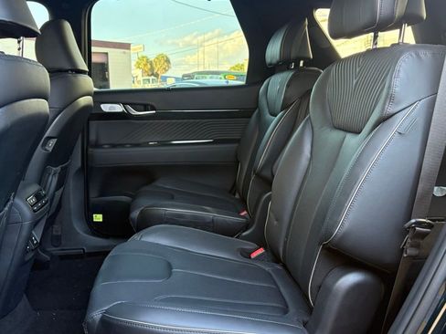 Used 2025 Hyundai Palisade Calligraphy AWD/4WD image 11