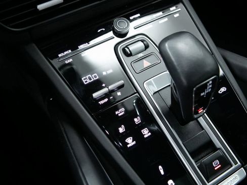 Certified 2022 Porsche Cayenne Turbo image 22