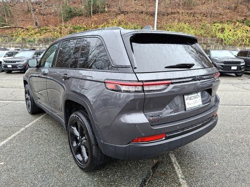 Certified 2024 Jeep Grand Cherokee Altitude image 5