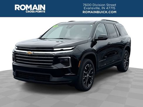 Used 2026 Chevrolet Traverse LT w/ Sun and Wheel Package AWD/4WD image 1