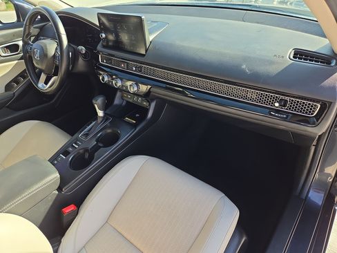 Used 2024 Honda Civic Touring image 31